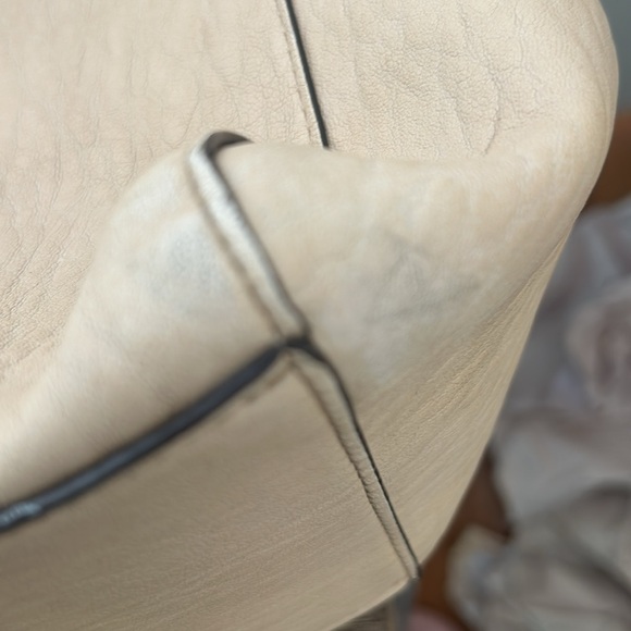 CALVIN KLEIN BEIGE FAUX LEATHER CROSSBODY SHOULDER BAG - Picture 9 of 10